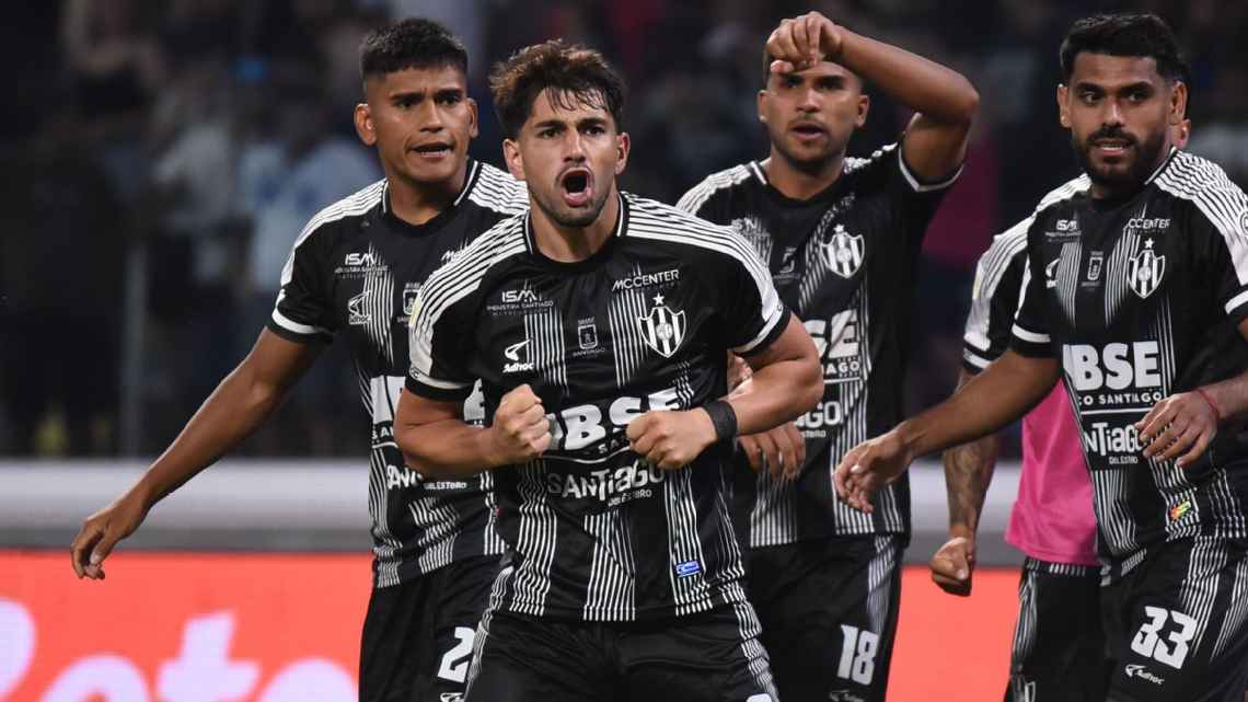 San Lorenzo fue superado por Central Córdoba y quedó eliminado del Clausura