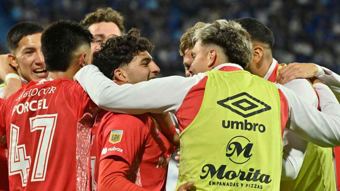 Argentinos ganó ante Vélez en Liniers y es el primer clasificado a los cuartos de final del Clausura