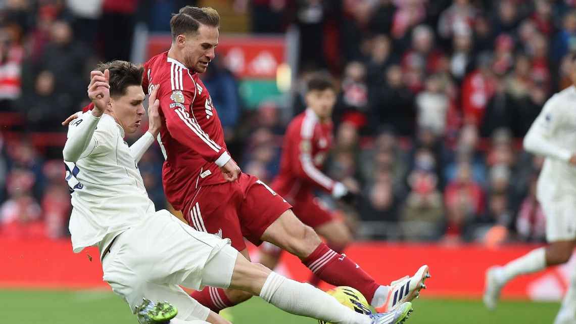 Liverpool sigue en caída libre: fue goleado por Nottingham Forest por Premier League