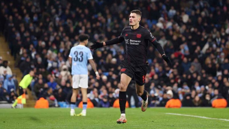 Bayer Leverkusen ganó en Inglaterra y le sacó el invicto al Manchester City