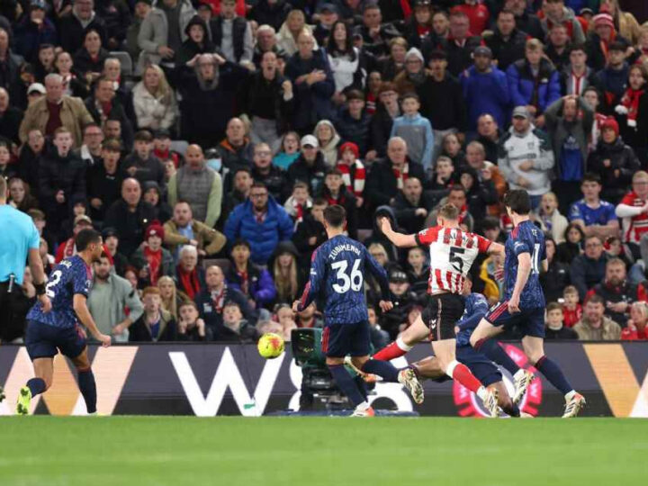 En un partidazo, Arsenal y Sunderland igualaron 2 a 2 por la Premier League