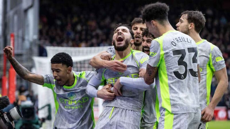 Manchester City venció a Nottingham Forest y da pelea en lo más alto de la Premier League