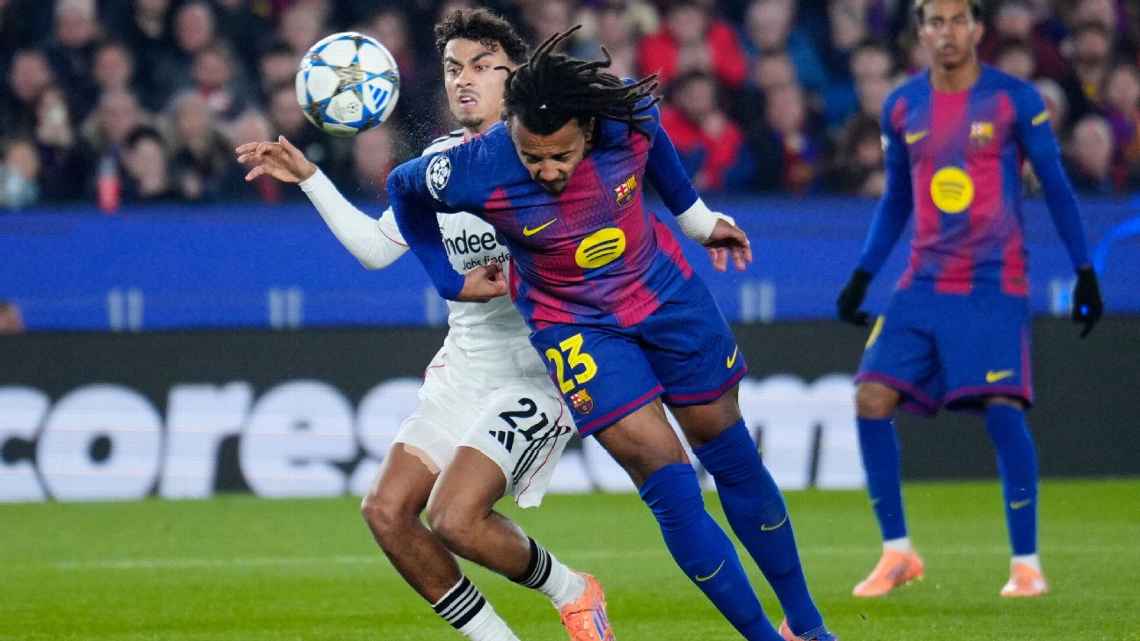 Koundé rescató al Barcelona con un doblete ante Eintracht Frankfurt en Champions