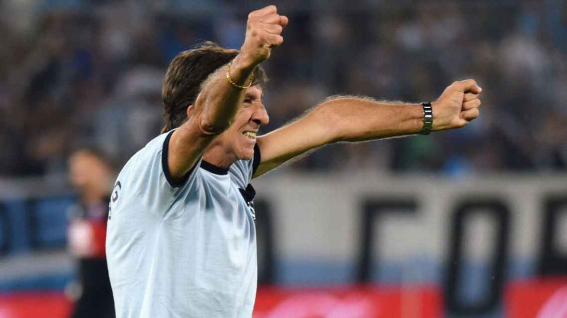 Costas y la clasificación de Racing a semis: «A veces hay que sufrir para ganar»