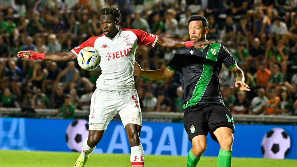 Banfield y Huracán arrancaron el Apertura con empate en el Florencio Sola