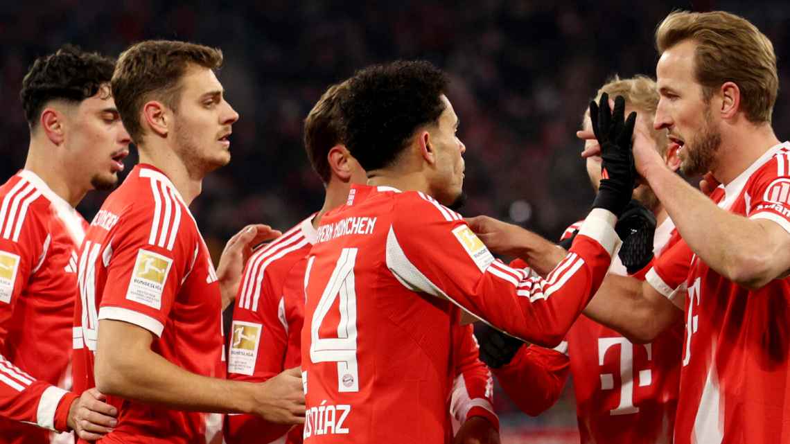 Con un Díaz intratable: Bayern aplastó a Wolfsburgo y es más líder que nunca en la Bundesliga