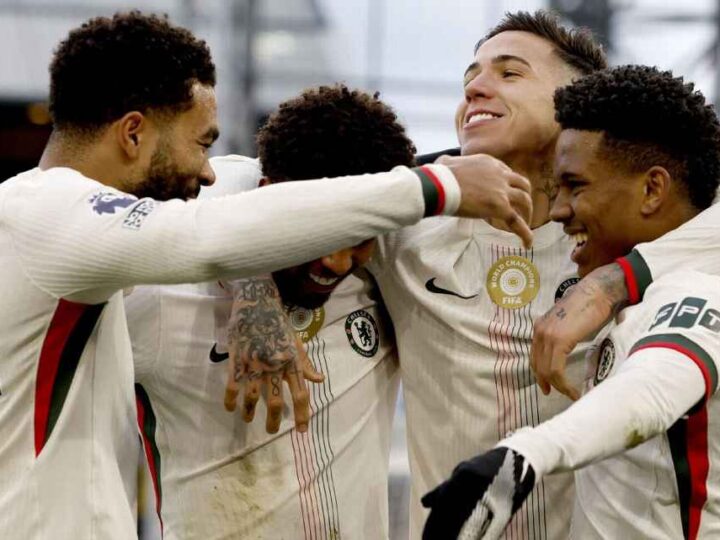 Chelsea se apoyó en sus figuras sudamericanas, venció a Crystal Palace y subió en la Premier