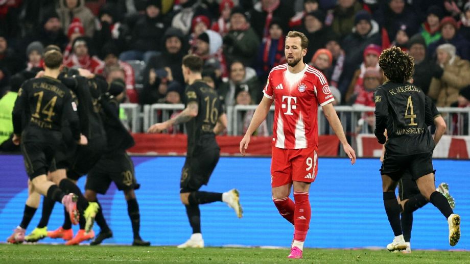 Golpe inesperado: Augsburgo sorprendió al Bayern y le quitó el invicto en el Allianz Arena