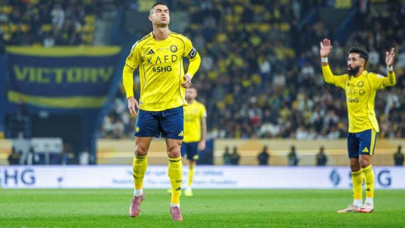 Cristiano Ronaldo marcó un gol, pero Al Nassr no levanta y perdió con Al Qadisiya