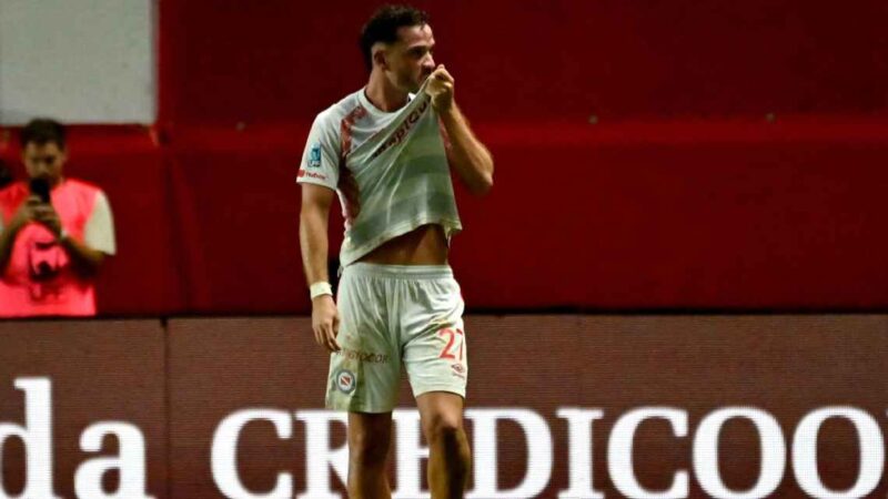 Argentinos lo ganó en la última bola y sufrió más de la cuenta ante Sarmiento