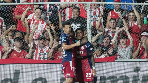 Unión fue contundente ante Gimnasia de Mendoza y logró la primera goleada del Apertura
