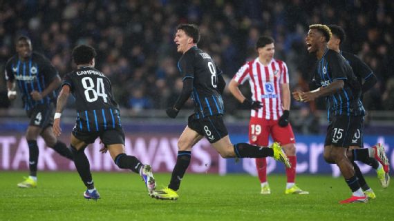 Atlético lo tenía controlado, pero Brujas reaccionó y dejó la serie abierta