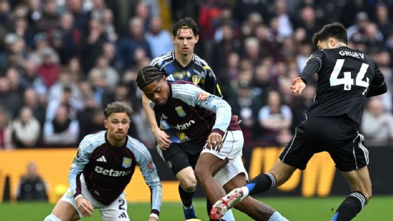 Aston Villa no estuvo fino y rescató un empate ante Leeds con el Dibu como sostén