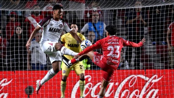 Argentinos venció a Lanús y se ilusiona con los playoffs