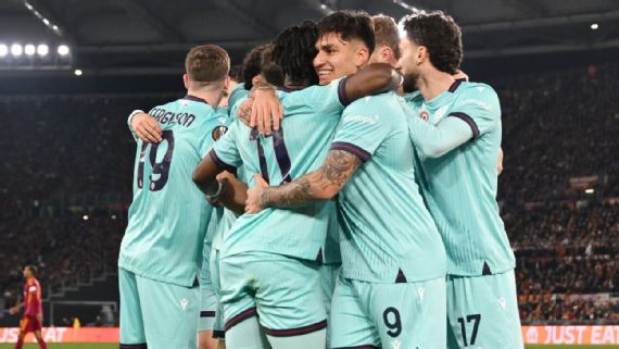 Santiago Castro castigó un error de Roma y firmó un golazo para Bologna en la Europa League