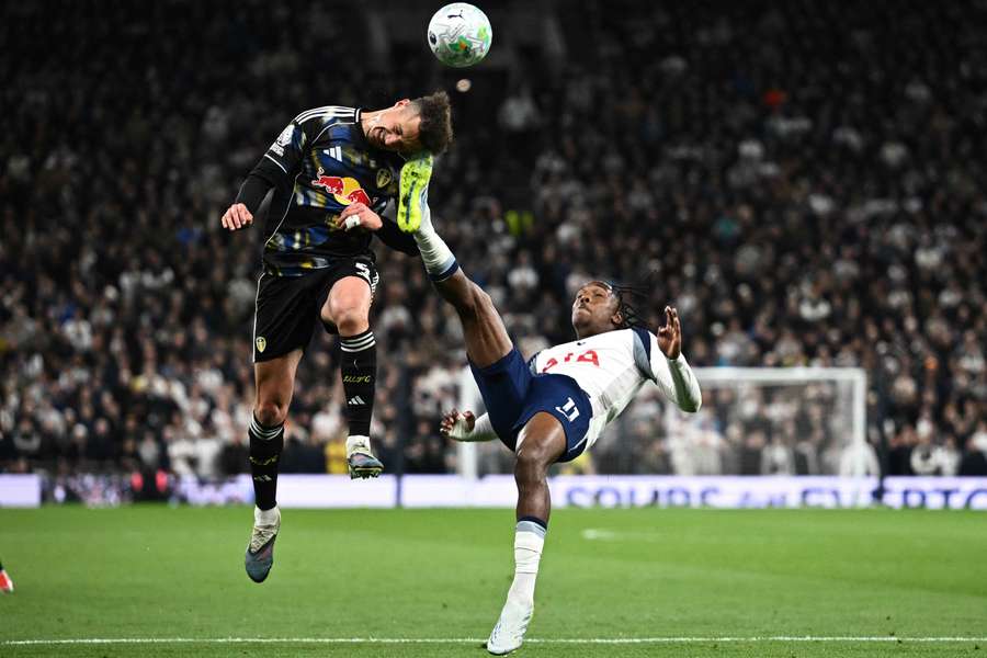 Tottenham empató con Leeds y sigue sufriendo en la pelea por no descender