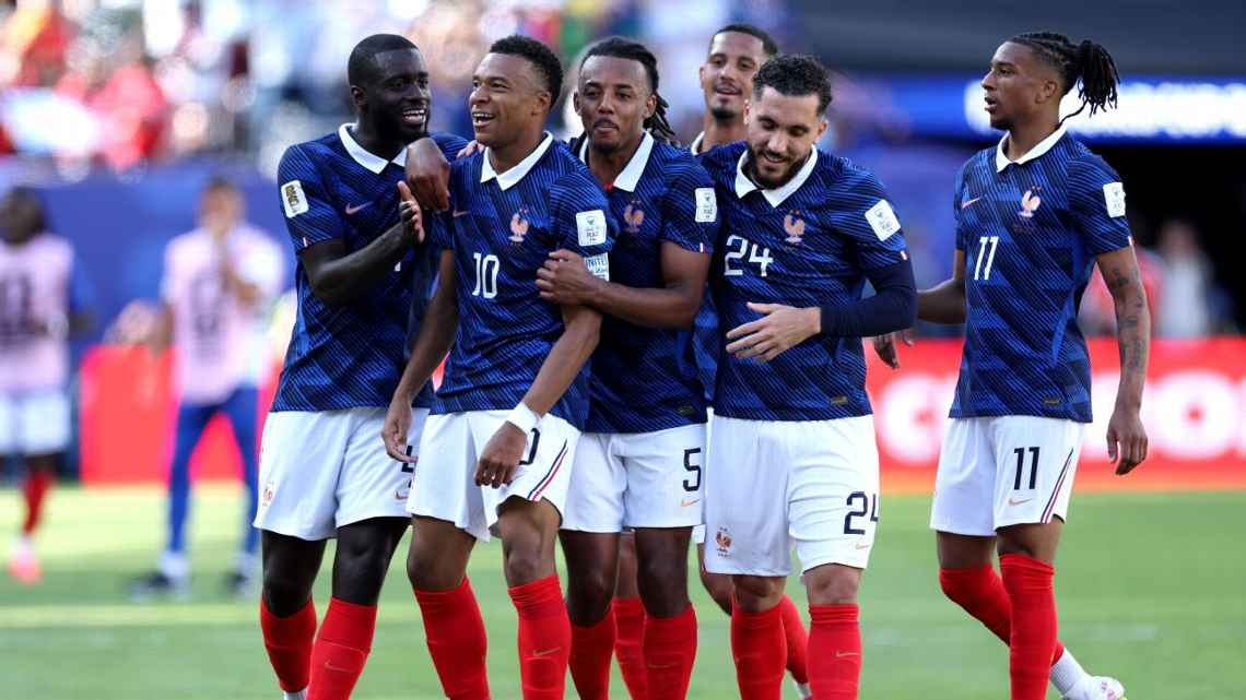 Francia respondió con autoridad y arrancó el Mundial con una sólida victoria sobre Senegal